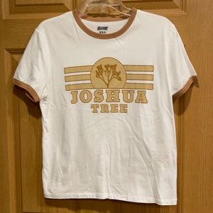 American eagle tailgate Joshua tree T-shirt women’s medium